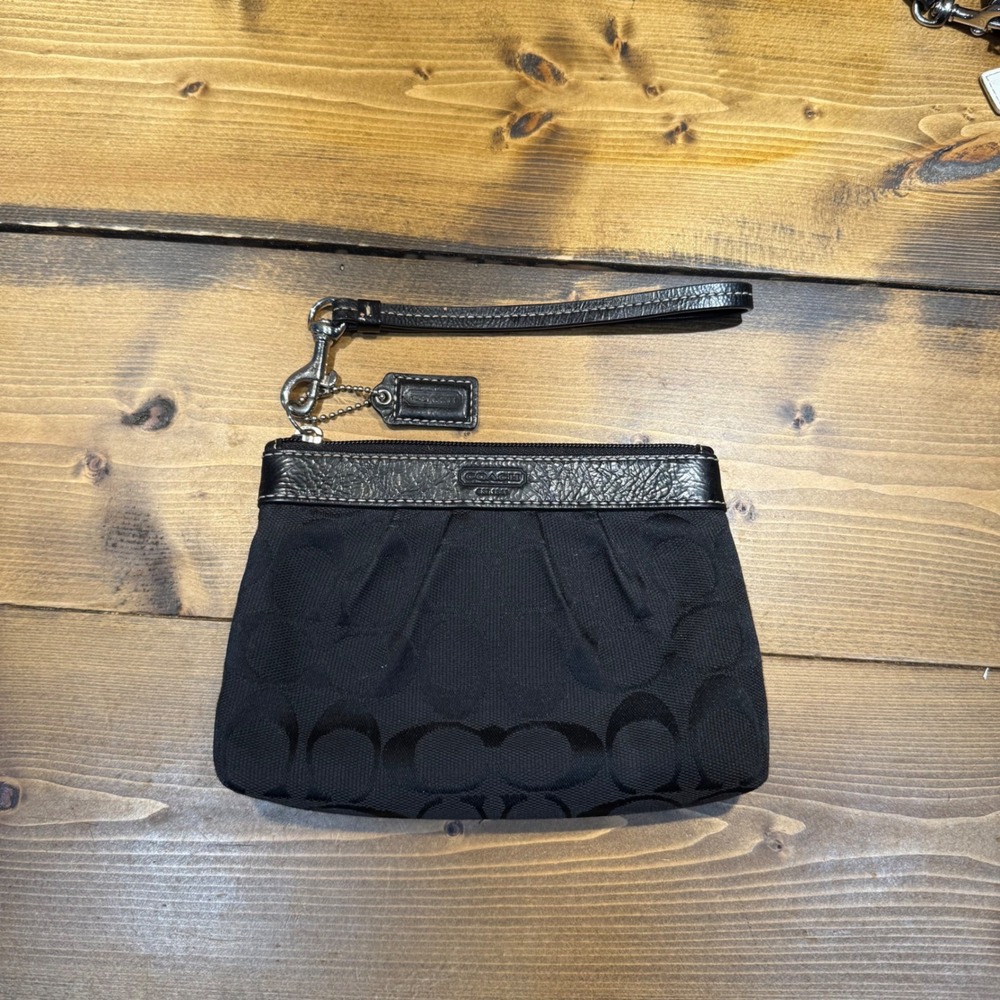 Coach Black Signature Jacquard Wristlet Pouch Clutch Orange Fabric‎ Lining